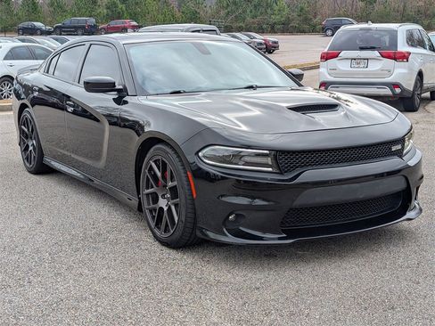Used 2018 Dodge Charger R/T image 3