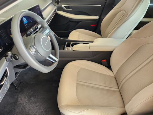 Used 2025 Hyundai Sonata SEL FWD image 13