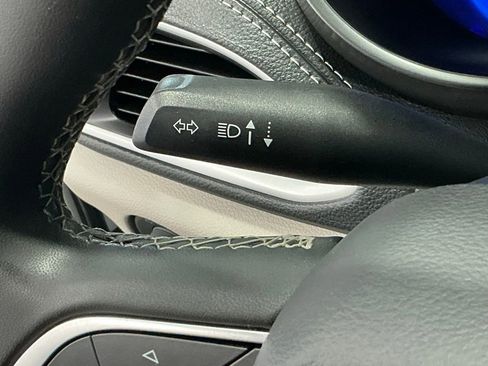 Used 2024 Chrysler Pacifica Touring-L image 49