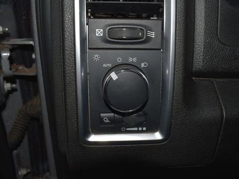 Used 2024 RAM 1500 Classic Warlock image 14