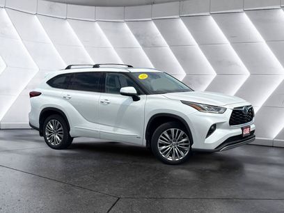 Used 2022 Toyota Highlander Platinum