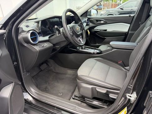 Used 2026 Chevrolet Trax LT w/ Driver Confidence Package FWD image 11
