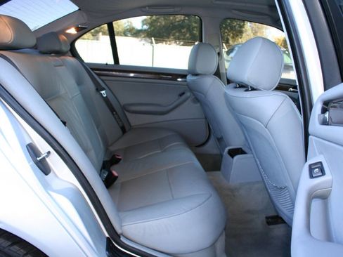 Used 2003 BMW 325i Sedan image 19