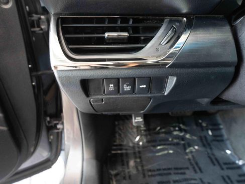 Used 2016 Toyota Avalon Touring FWD image 11