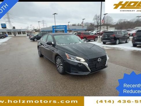 Used 2023 Nissan Altima 2.5 SV image 2