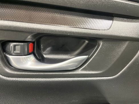 Used 2025 Honda CR-V EX image 13