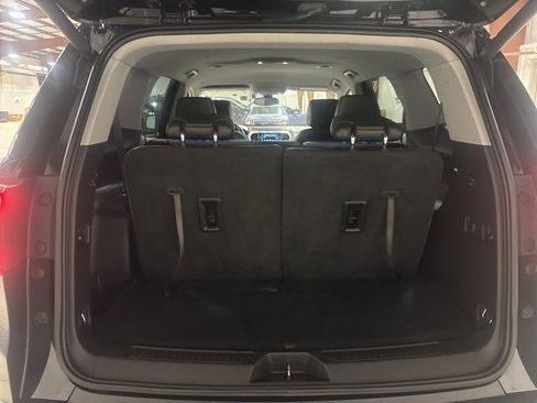 Used 2019 GMC Acadia SLT w/ LPO, Cargo Package image 30