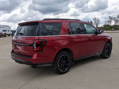 Used 2022 Ford Expedition Limited AWD/4WD image 3