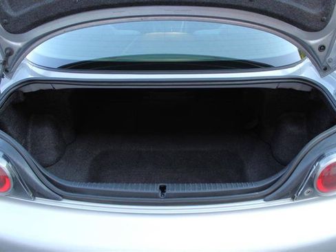 Used 2004 MAZDA RX-8 w/ AT Sport Pkg RWD image 21