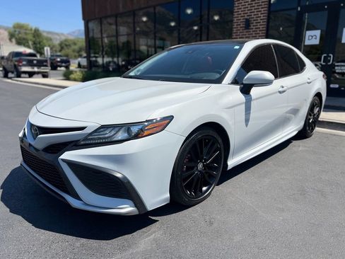 Used 2022 Toyota Camry XSE w/ Carpet Mat Package (TMS) FWD image 8