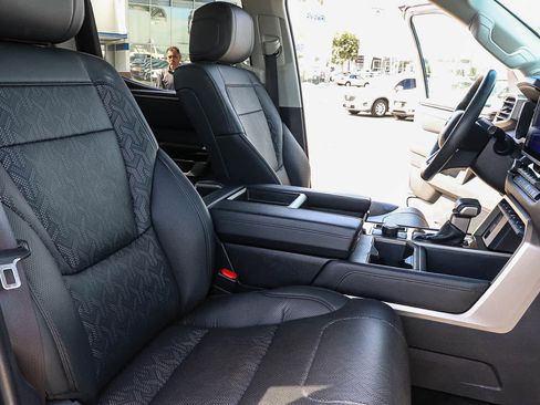 Used 2024 Toyota Tundra Limited image 23