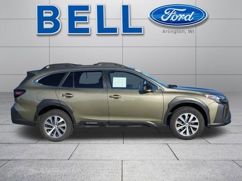 Used 2023 Subaru Outback Premium image 2