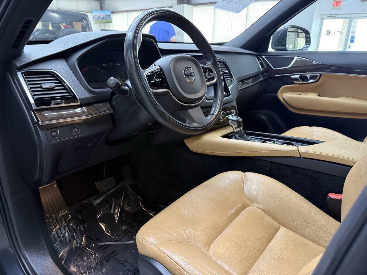 Used 2016 Volvo XC90 T6 Momentum w/ Momentum Plus Package AWD/4WD image 20