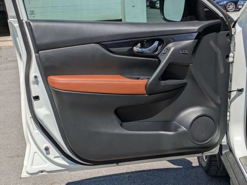 Used 2019 Nissan Rogue SL w/ Premium Package AWD/4WD image 6