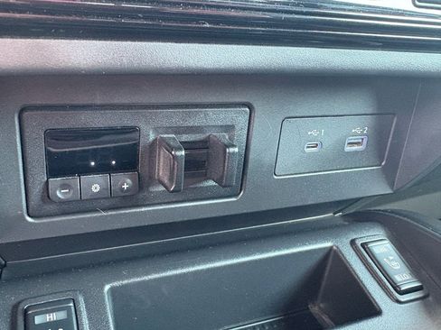 Used 2023 Nissan Titan PRO-4X w/ Pro-4x Convenience Package image 25