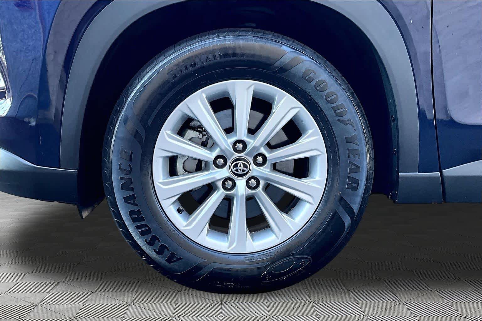 Used 2025 Toyota Grand Highlander FWD image 11