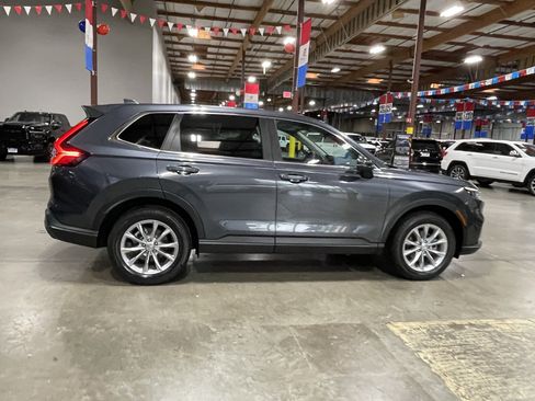 Used 2025 Honda CR-V EX image 6
