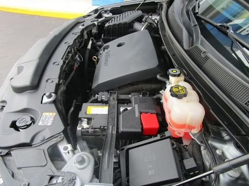 Used 2020 Chevrolet Traverse LT image 10