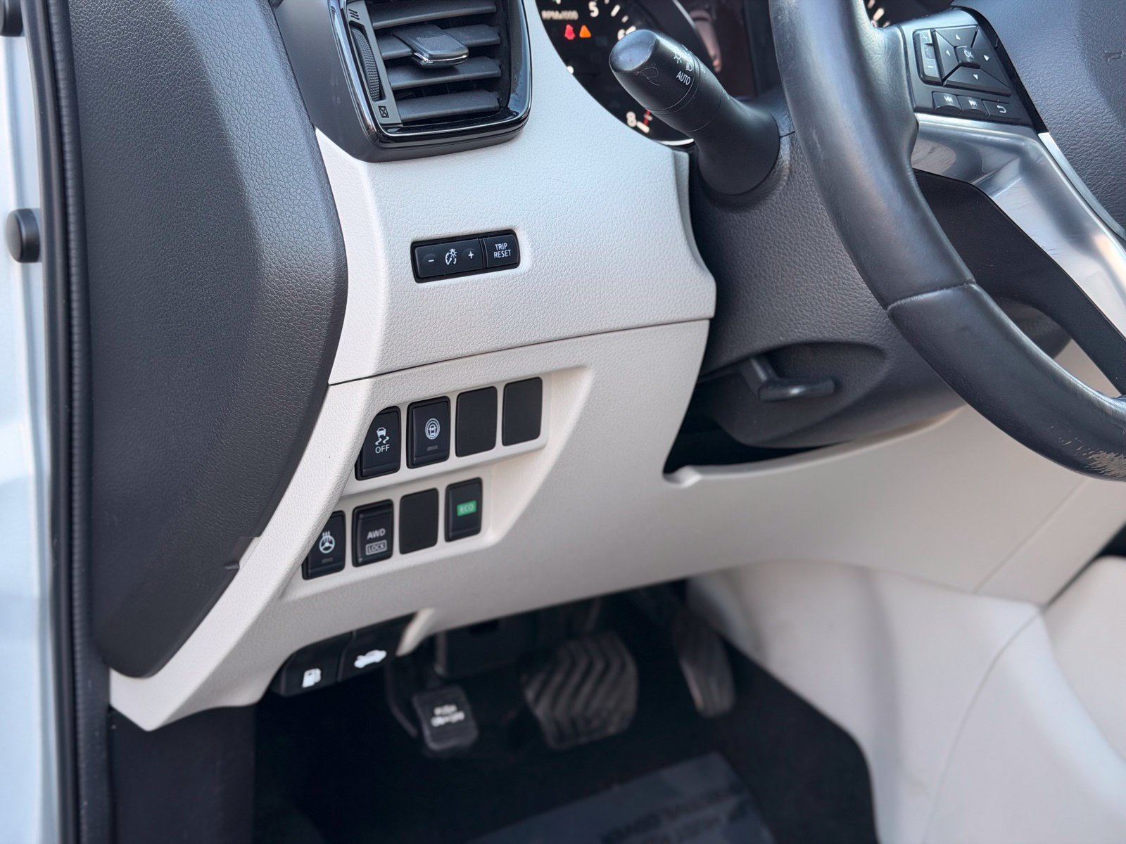 Used 2019 Nissan Rogue Sport SV w/ All-Weather Package AWD/4WD image 18
