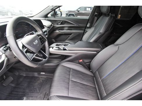 Certified 2025 Cadillac Lyriq Luxury RWD image 6