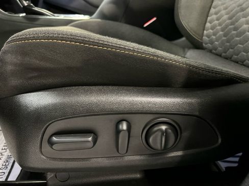Used 2019 Chevrolet Equinox LT FWD image 11