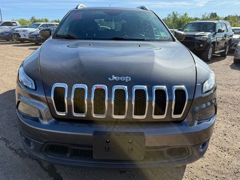 Used 2014 Jeep Cherokee Latitude w/ Cold Weather Group FWD image 9