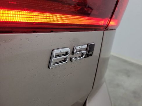 New 2026 Volvo XC60 B5 Ultra w/ Protection Package Premier AWD/4WD image 8
