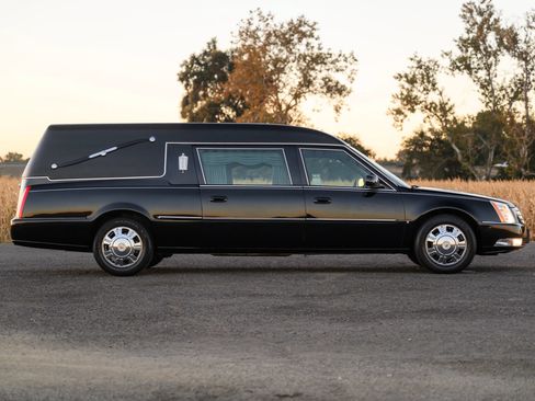 Used 2009 Cadillac DTS Hearse FWD image 86