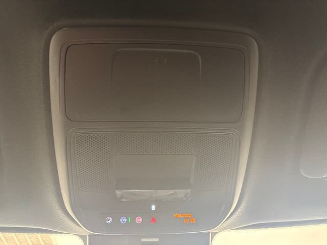 Used 2026 GMC Acadia Elevation w/ Elevation Premium Package FWD image 32