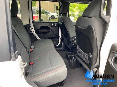 Used 2024 Jeep Wrangler Unlimited Rubicon AWD/4WD image 17