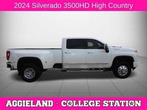 Used 2024 Chevrolet Silverado 3500 High Country w/ High Country Premium Package AWD/4WD image 2