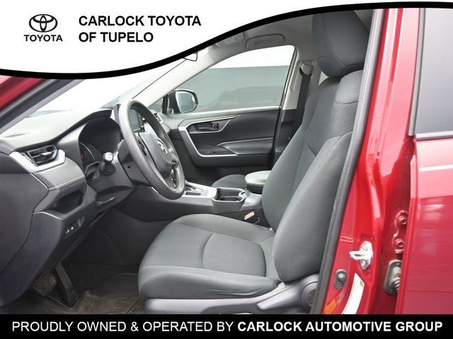 Used 2019 Toyota RAV4 LE FWD image 14