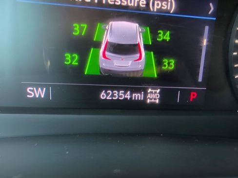 Used 2023 Cadillac XT4 Premium Luxury image 15