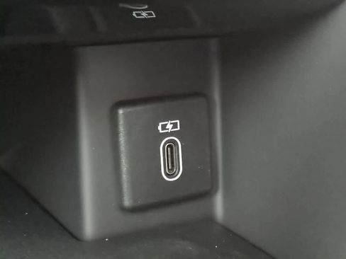 New 2026 Land Rover Discovery Limited Edition image 32