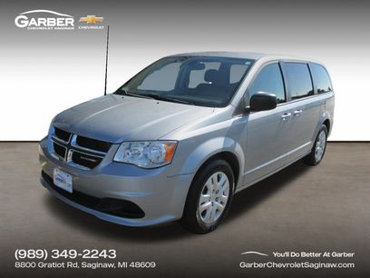 Used 2018 Dodge Grand Caravan SE w/ UConnect Hands-Free Group