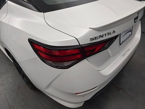 Used 2023 Nissan Sentra SR w/ SR Premium Package FWD image 18