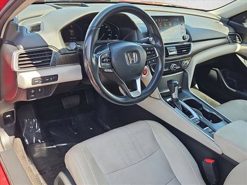 Used 2018 Honda Accord Touring image 10
