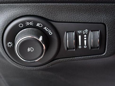 Used 2017 Jeep Compass Trailhawk w/ Leather Interior Group AWD/4WD image 34