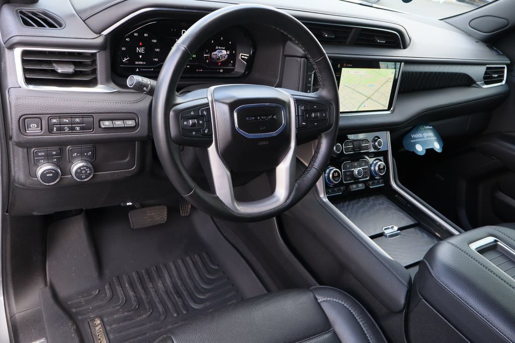 Used 2024 GMC Yukon XL Denali AWD/4WD image 12