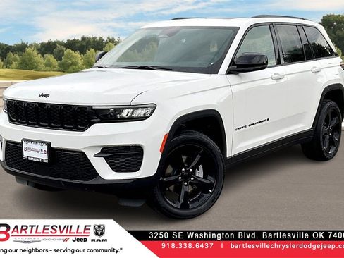 New 2025 Jeep Grand Cherokee Altitude image 1