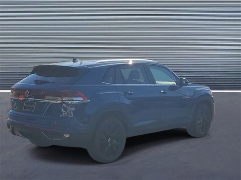 New 2026 Volkswagen Atlas Cross Sport SE image 3