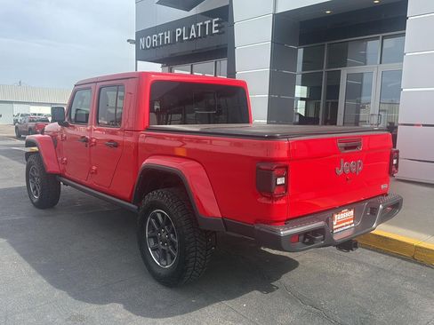 Used 2022 Jeep Gladiator Overland w/ Popular Equipment Package AWD/4WD image 2