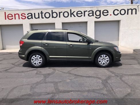 Used 2016 Dodge Journey SE w/ Flexible Seating Group FWD image 1