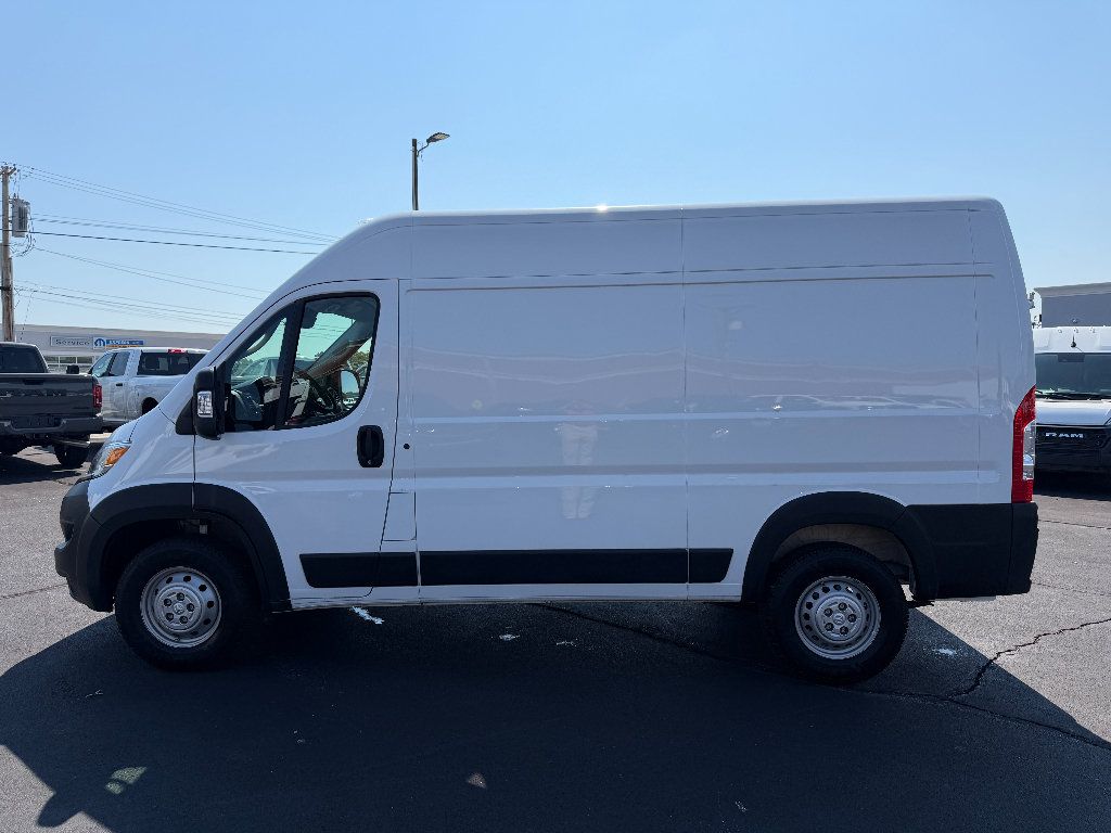 Used 2025 RAM ProMaster 2500 w/ Convenience Group FWD image 5