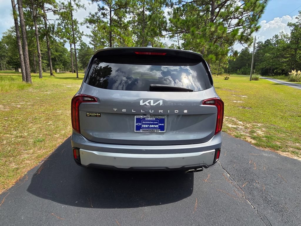 Used 2024 Kia Telluride S w/ S Sunroof Package FWD image 4
