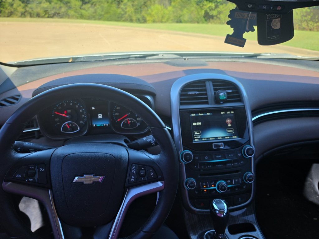 Used 2015 Chevrolet Malibu LTZ FWD image 15