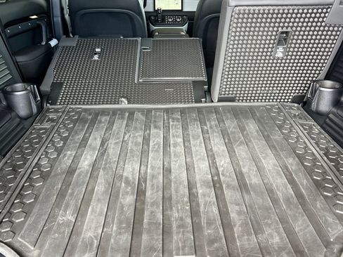 Certified 2024 Land Rover Defender 110 S AWD/4WD image 22