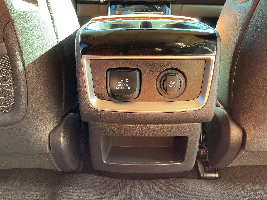 Used 2024 Kia Carnival SX Prestige FWD image 12