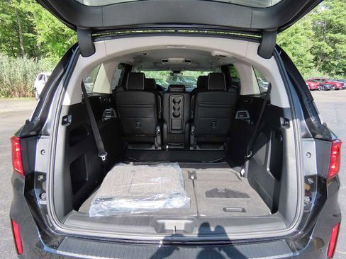 New 2026 Honda Odyssey Touring image 11