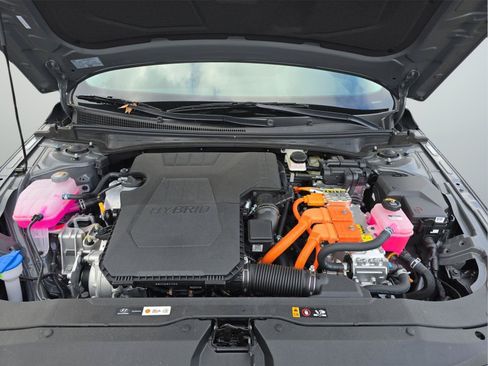 Certified 2025 Hyundai Elantra Hybrid FWD image 24